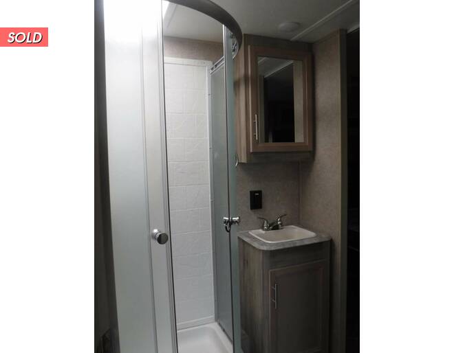 2020 Coachmen Catalina Legacy Edition 333RETS Travel Trailer at Kellys RV, Inc. STOCK# CONSIGNMENT3 Photo 10