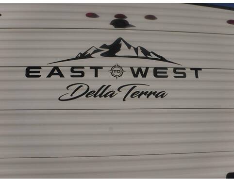2022 East to West Della Terra 230RB