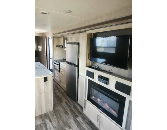2019 Coachmen Catalina Legacy Edition 293RLDS Travel Trailer at Kellys RV, Inc. STOCK# CONSIGN46 Photo 4