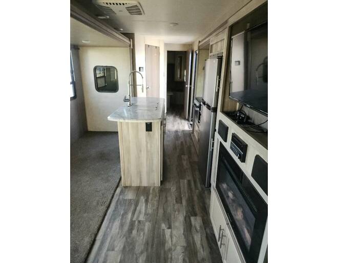2019 Coachmen Catalina Legacy Edition 293RLDS Travel Trailer at Kellys RV, Inc. STOCK# CONSIGN46 Photo 3